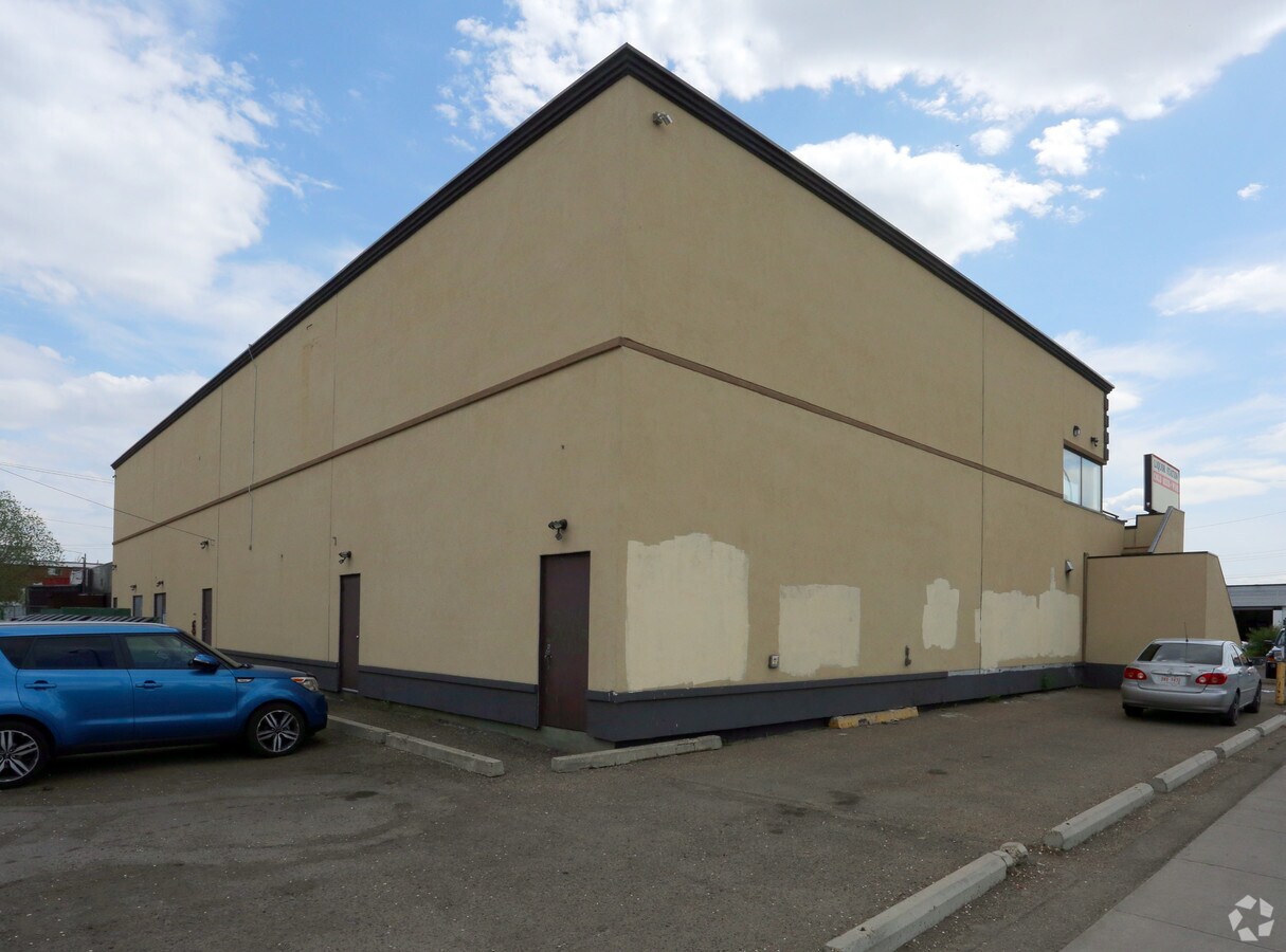 16220 Stony Plain Rd, Edmonton, AB T5P 4A4