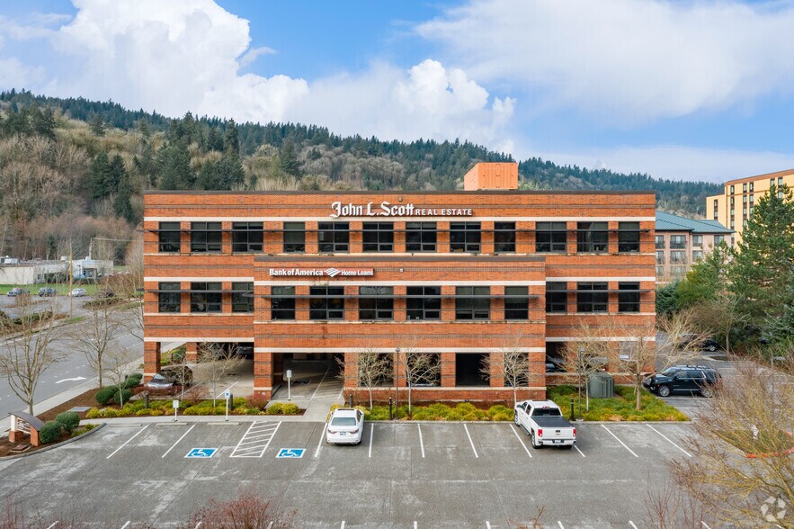 1700 Nw Gilman Blvd Issaquah Wa 98027 John L Scott Building Loopnet Com