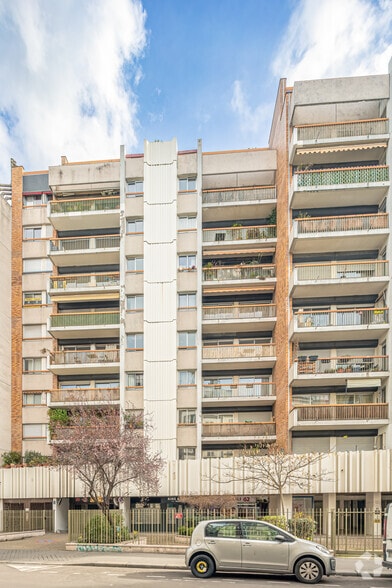 62 Rue Amelot, Paris for sale - Building Photo - Image 2 of 3
