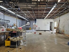 8309-8323 McCullough Ave, San Antonio, TX for lease Interior Photo- Image 1 of 6