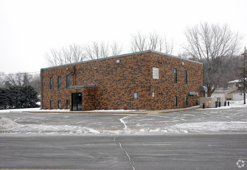 304 NE 1st Ave, Sartell, MN for sale - Primary Photo - Image 1 of 45