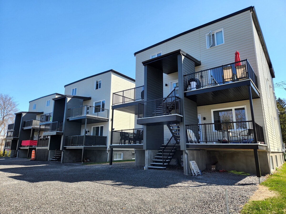 1352A1352D Rue Provancher, Québec, QC G1Y 1R6