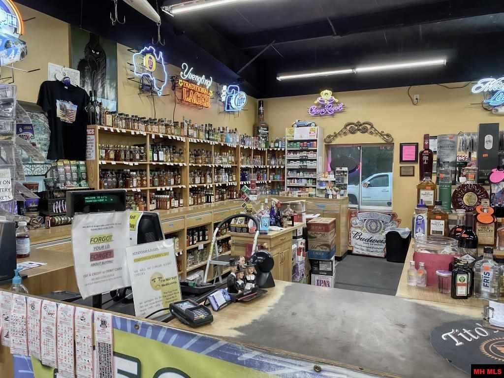 10339 Highway 62, Pyatt, AR 72672