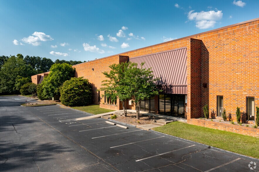 435 Dividend Dr, Peachtree City, GA for sale - Building Photo - Image 1 of 1