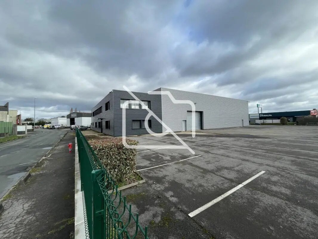 Industrial in Sainte-Geneviève-des-Bois for sale Building Photo- Image 1 of 7