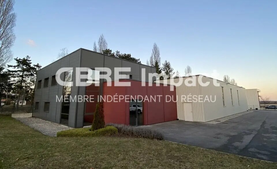 Flex in Brochon for lease - Building Photo - Image 1 of 7