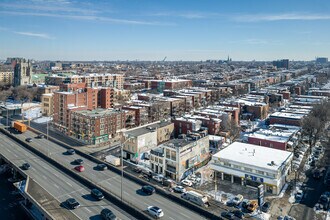 370-372 Boul Crémazie E, Montréal, QC - AERIAL  map view