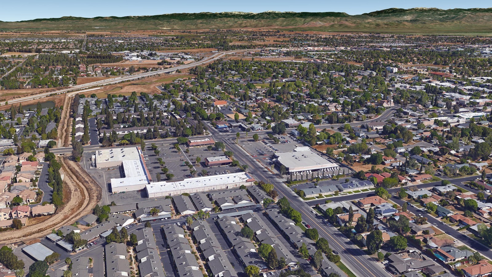 10 W Bullard Ave, Clovis, CA 93612