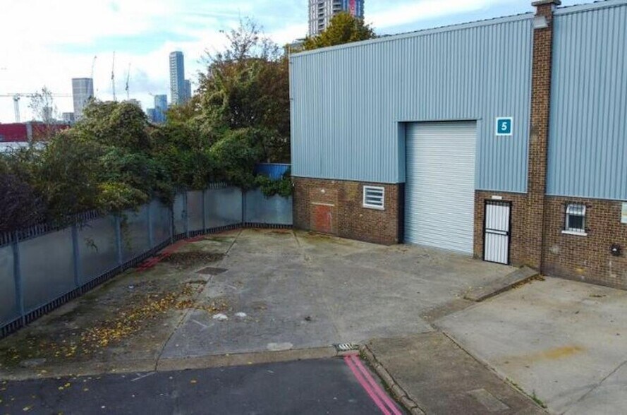 22 Hythe Rd, London for lease - Building Photo - Image 3 of 15