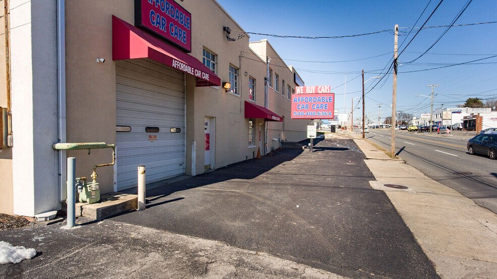 1608 Williamson Rd NE, Roanoke, VA for sale - Building Photo - Image 1 of 1