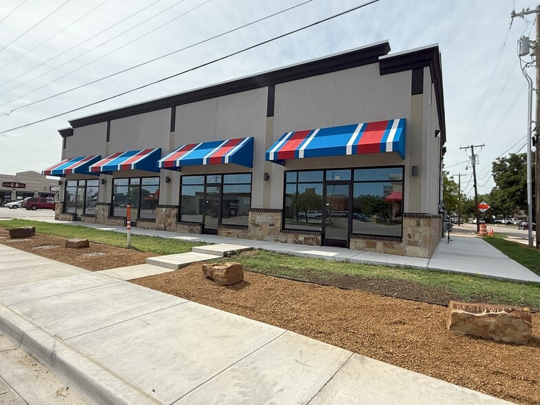 642 E 2nd St, Irving, TX for lease - Building Photo - Image 1 of 1