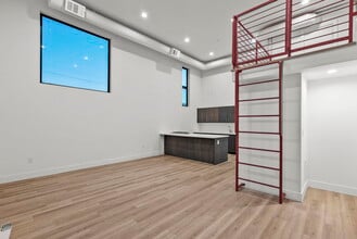 5617 Klump Ave, North Hollywood, CA for lease Interior Photo- Image 1 of 11