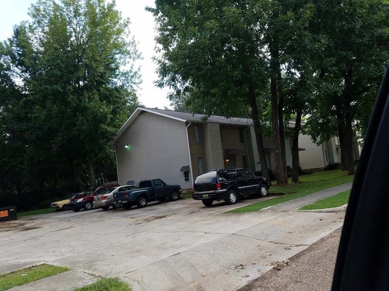 9016 Mahogany Row SE, Huntsville, AL for sale - Building Photo - Image 3 of 32