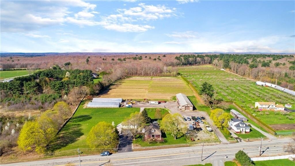 801 Pippin Orchard Rd, Cranston, RI 02921