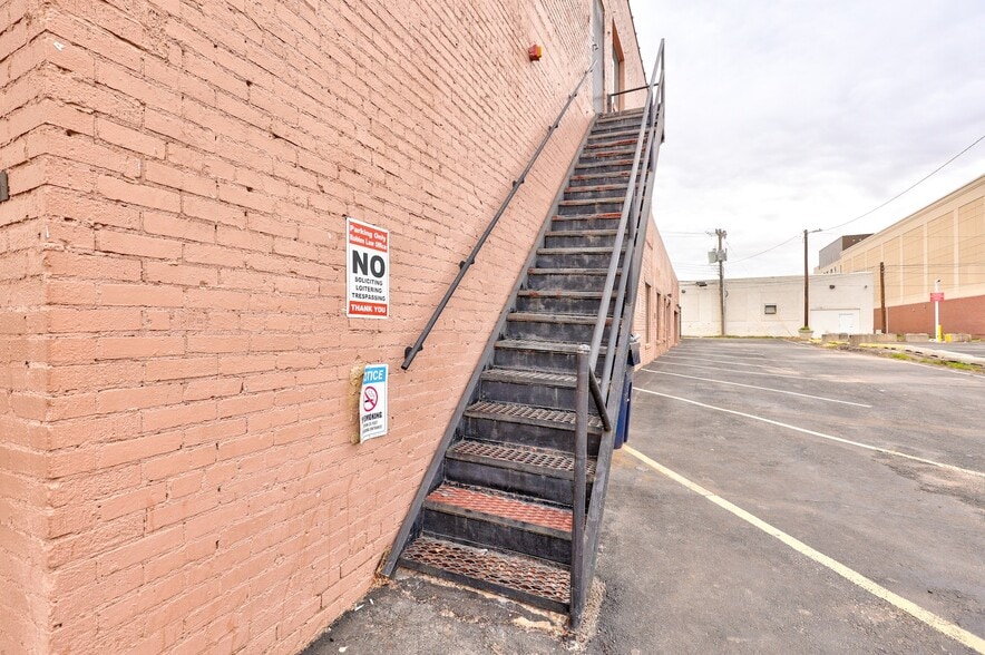 411 NW 5th St, Oklahoma City, OK for sale - Building Photo - Image 2 of 32