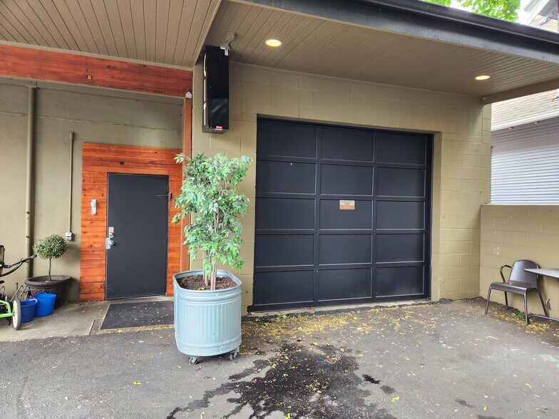 72037205 SE Raymond St, Portland, OR 97206 Flex for Sale