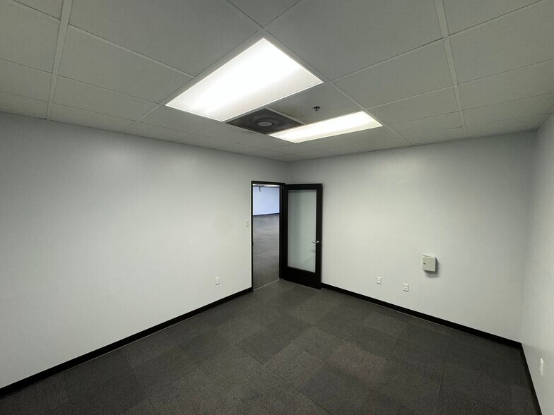 11800 Industriplex Blvd, Baton Rouge, LA 70809 Metro Center II