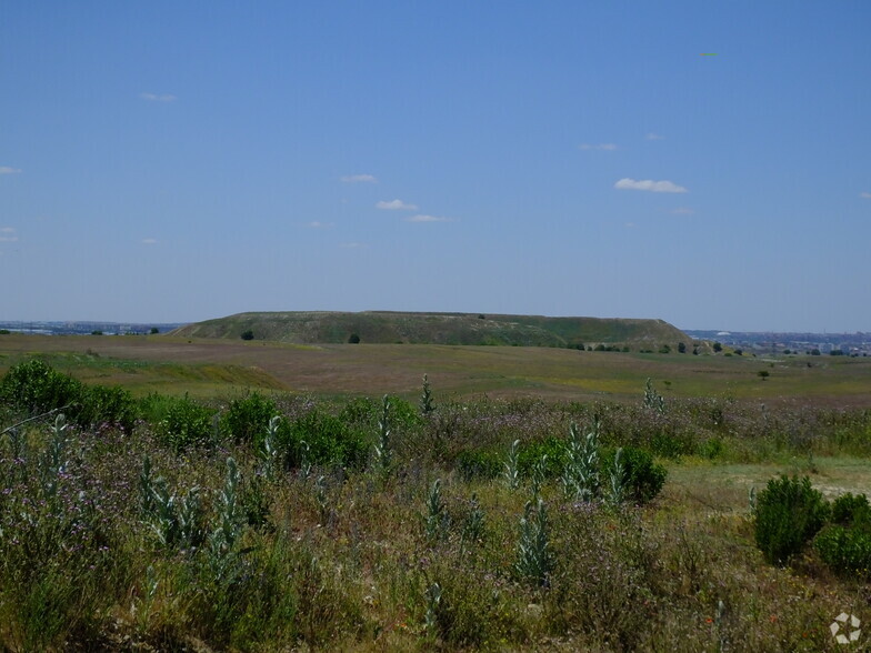 Land in Madrid, MAD for sale - Primary Photo - Image 1 of 6