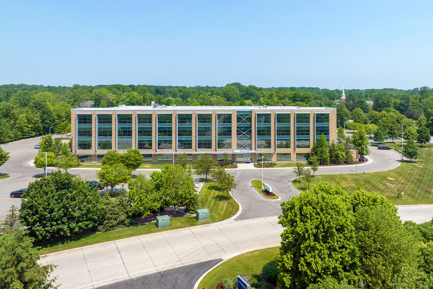 36500 Corporate Dr, Farmington Hills, MI for sale - Building Photo - Image 1 of 7