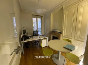 Office in Lyon for lease Interior Photo- Image 2 of 8