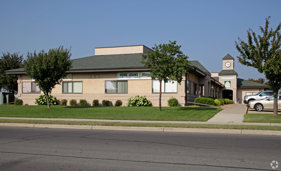 720 Century Ave SW, Hutchinson, MN for sale - Primary Photo - Image 1 of 2