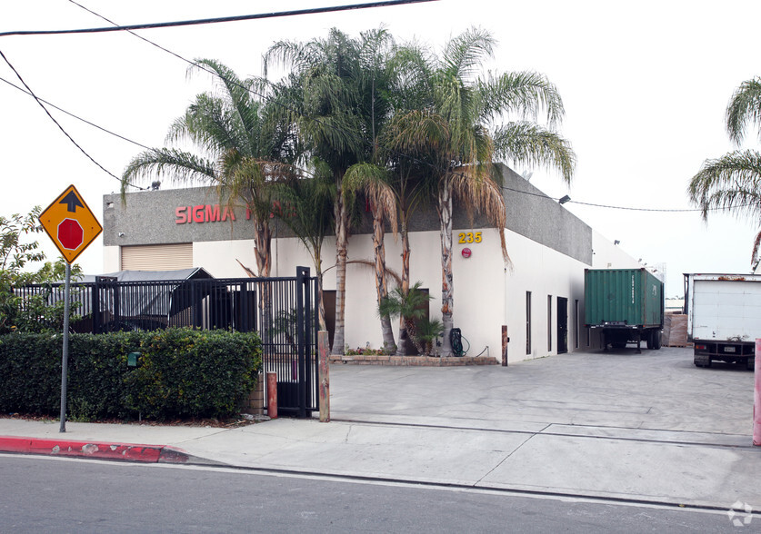 235 S 9th Ave, City Of Industry, CA for lease - Primary Photo - Image 1 of 2