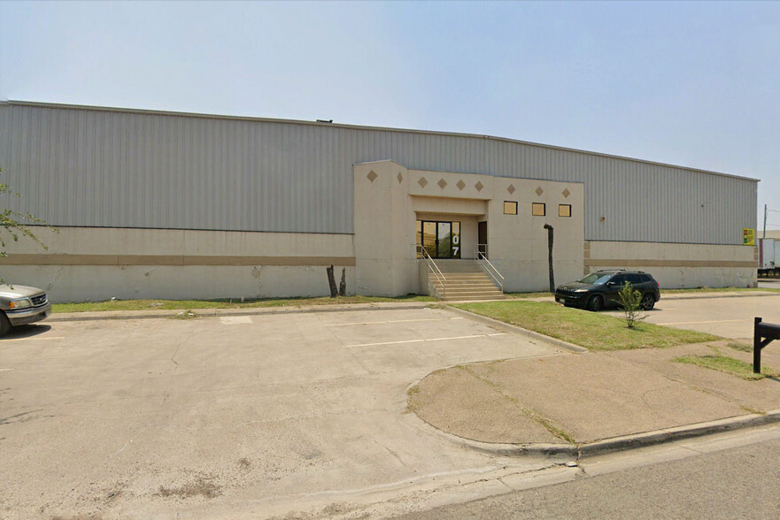 307 Grand Central Blvd, Laredo, TX for lease - Building Photo - Image 1 of 1