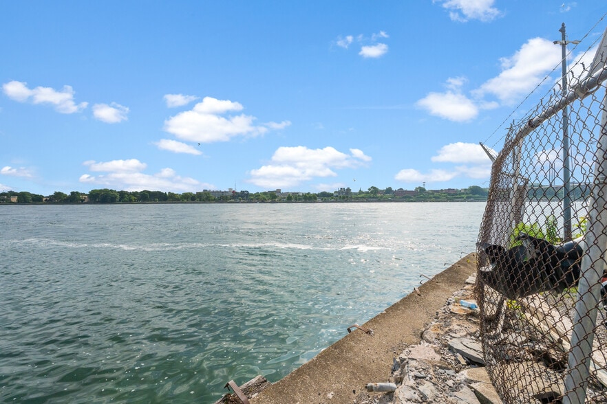 162 Niagara Blvd, Fort Erie, ON for sale - Building Photo - Image 3 of 47