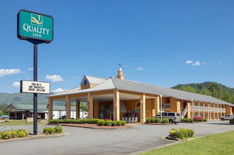 138 Upper Valley River Ln, Andrews, NC for sale Primary Photo- Image 1 of 1