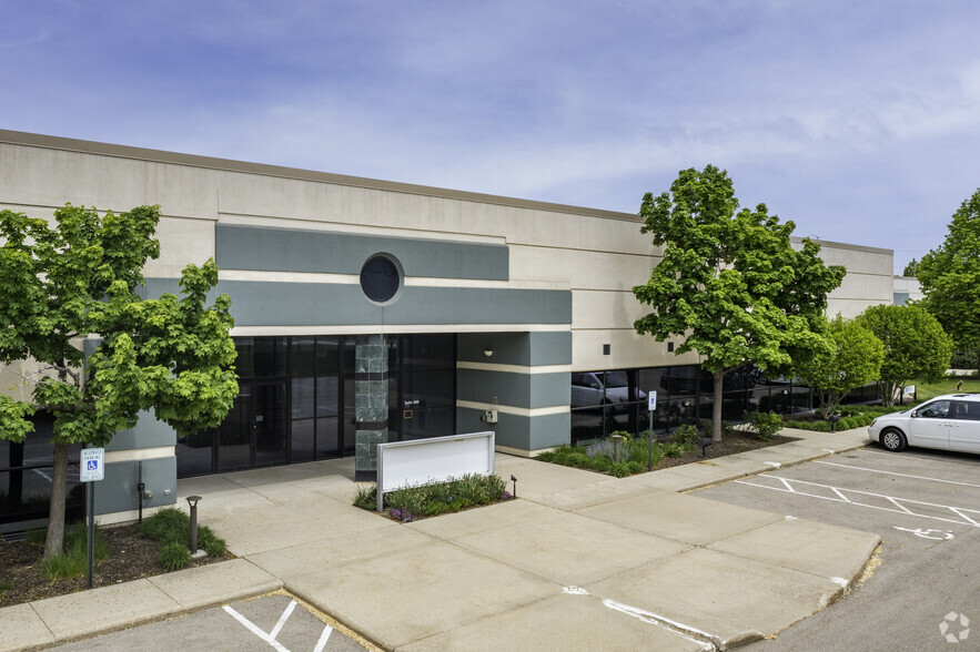 8400 Lakeview Pky, Pleasant Prairie, WI for lease - Building Photo - Image 1 of 8