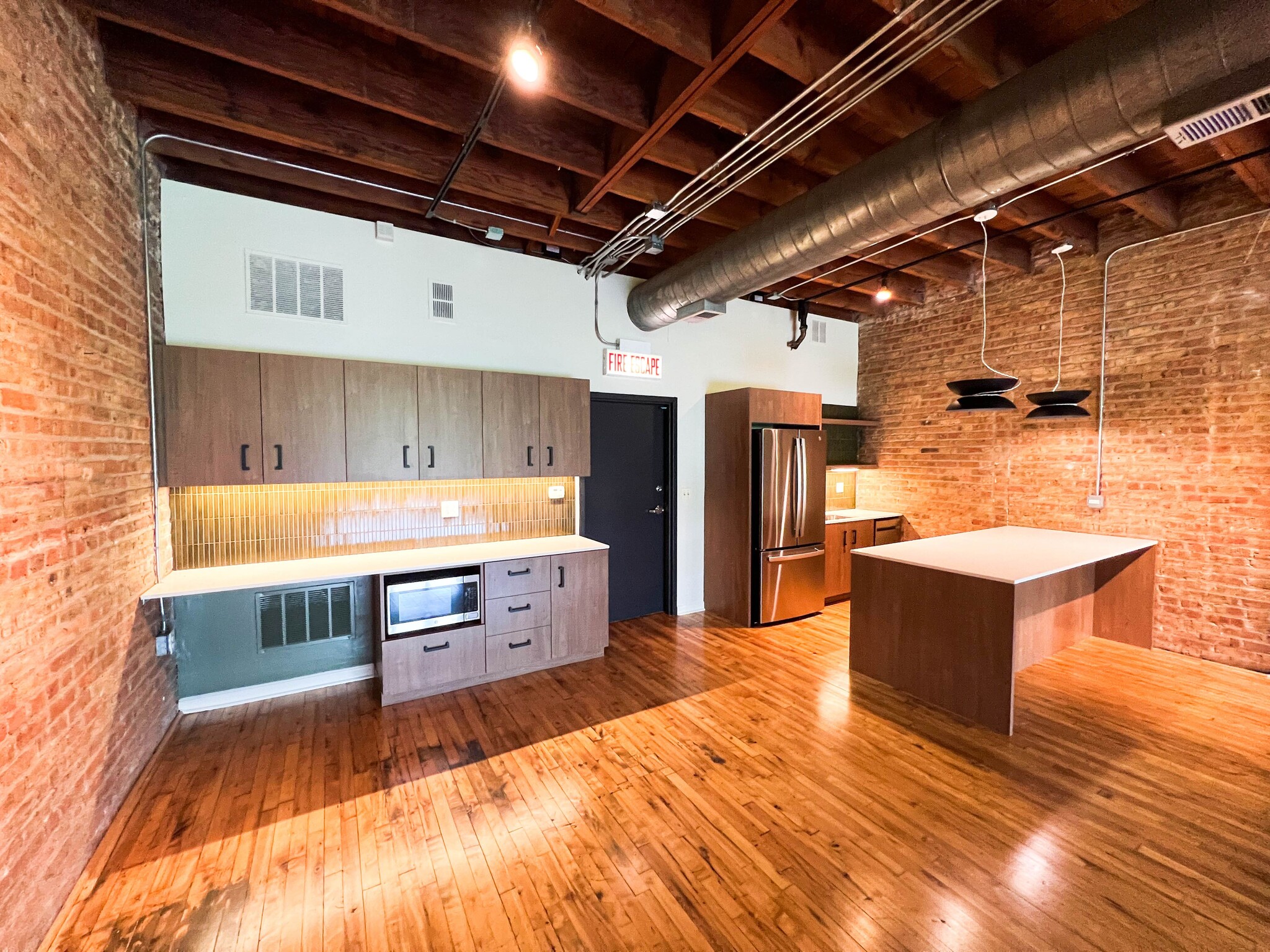 937-939 W Randolph St, Chicago, IL for lease Interior Photo- Image 1 of 3