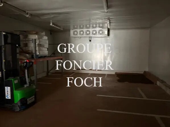 Flex in Saint-Genis-Laval for lease - Building Photo - Image 3 of 8