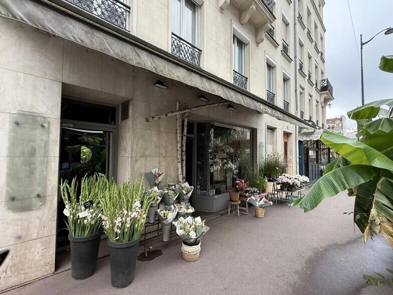 Retail in Saint-Mandé for lease - Building Photo - Image 1 of 6