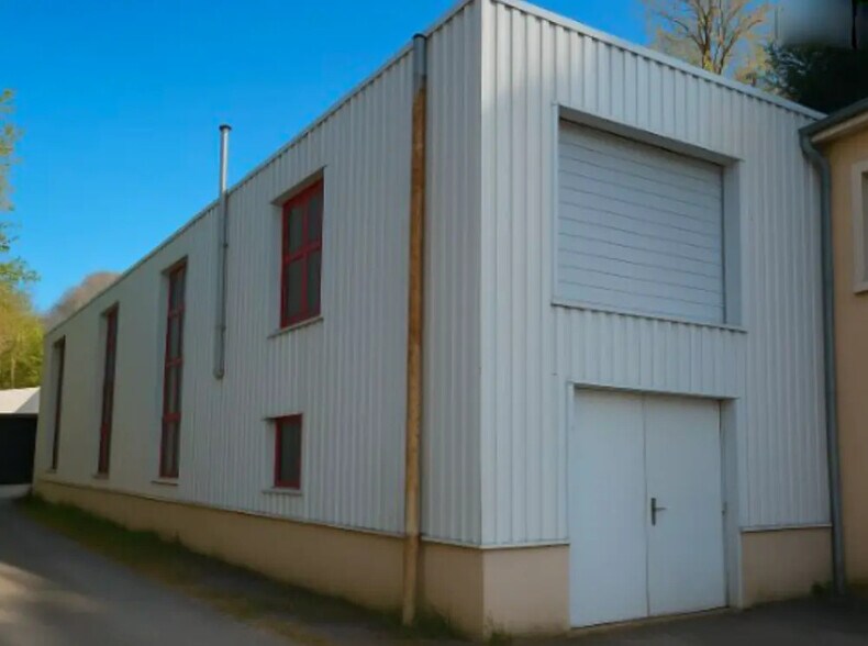 Industrial in Fontaines-sur-Saône for lease - Building Photo - Image 1 of 5