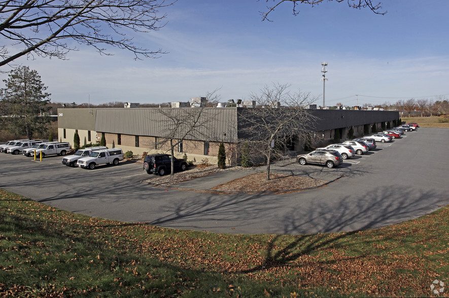 240 Ballardvale St, Wilmington, MA for lease - Building Photo - Image 2 of 3