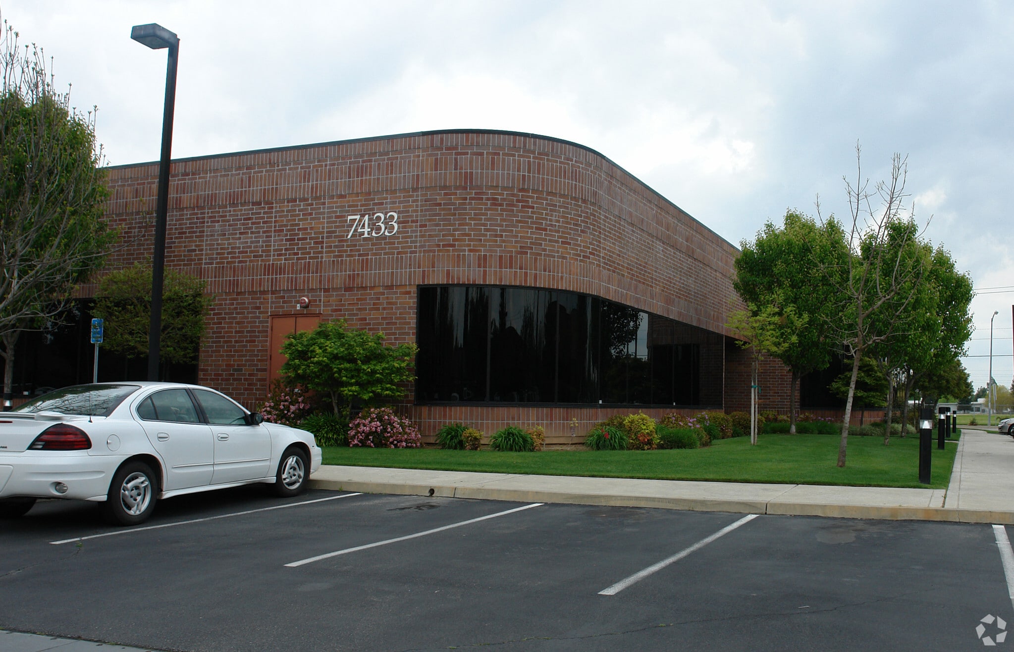 7433 N 1st St, Fresno, CA for sale Building Photo- Image 1 of 2