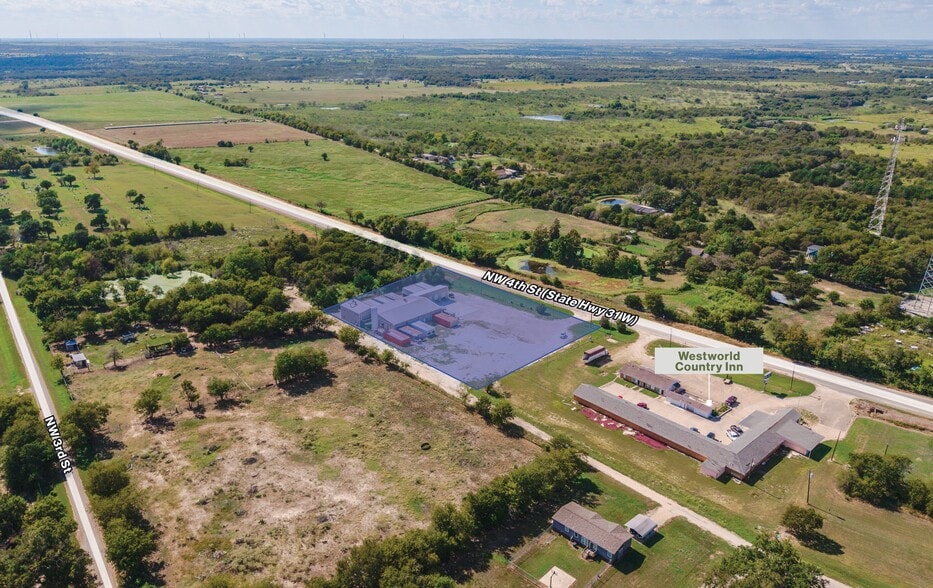 1005 NW 4th St, Hubbard, TX for sale - Building Photo - Image 2 of 7