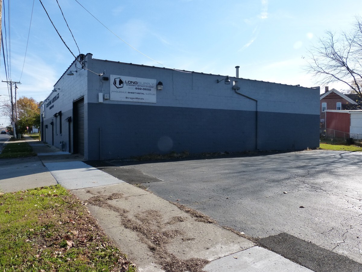 606 Prairie St, Aurora, IL 60506