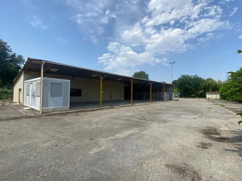 Flex in Montauban for sale - Building Photo - Image 2 of 2