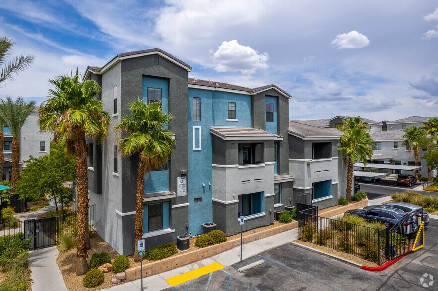 9242 W Russell Rd, Las Vegas, NV for sale - Primary Photo - Image 1 of 1