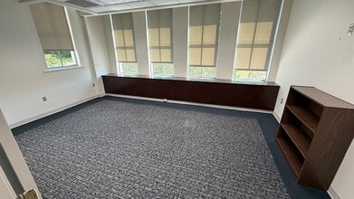 2400 Reading Rd, Cincinnati, OH for lease Interior Photo- Image 2 of 11