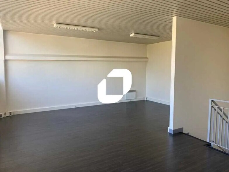 Flex in SAINT-OUEN-L'AUMONE for lease - Interior Photo - Image 3 of 26