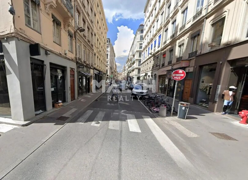 Retail in Lyon for lease - Building Photo - Image 3 of 4