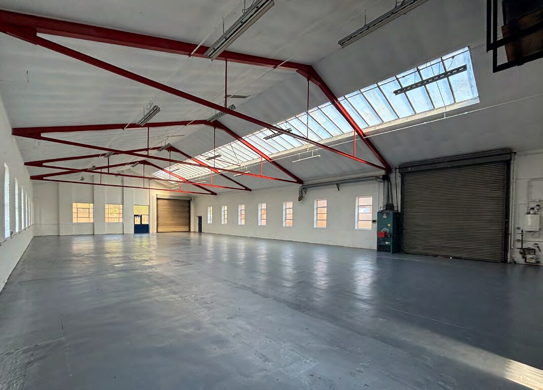66 Bilton Way, Luton for lease Interior Photo- Image 1 of 1