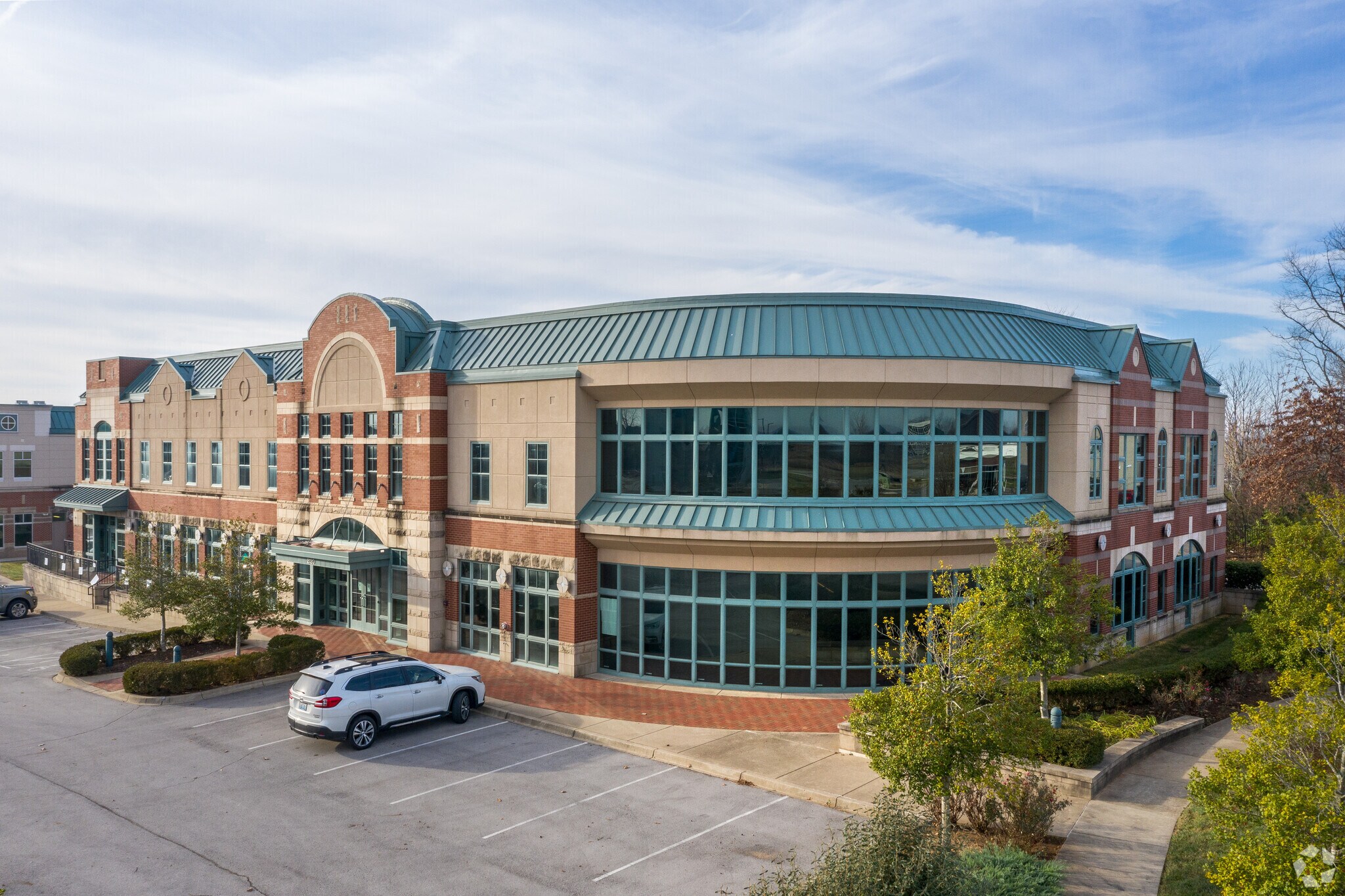 2120 High Wickham Place, Louisville, KY for lease Primary Photo- Image 1 of 17