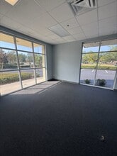 11115 SW 93rd Ct, Ocala, FL for lease Interior Photo- Image 1 of 7