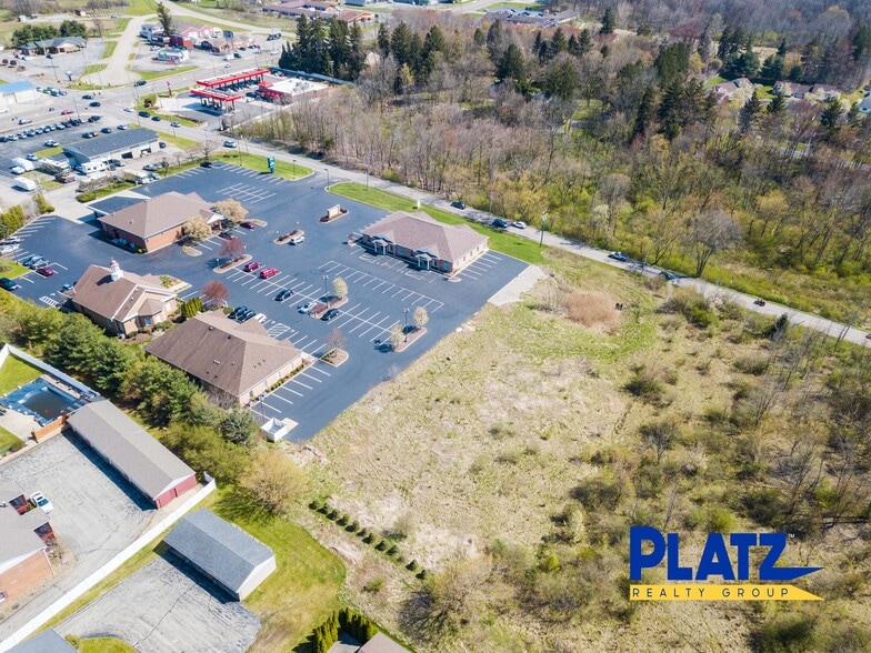 112 W Western Reserve Rd, Youngstown, OH for lease - Building Photo - Image 2 of 7