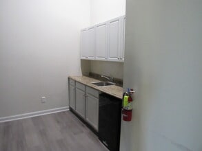 100 Lakeview Ave, Jamesburg, NJ for lease Building Photo- Image 1 of 2