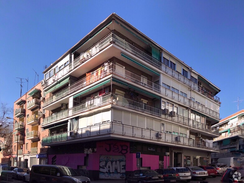 Multifamily in Madrid, MAD for sale - Building Photo - Image 1 of 2