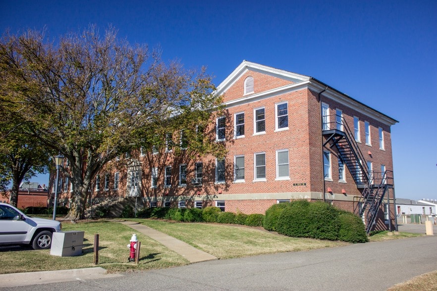33 Ingalls Rd, Fort Monroe, VA for lease - Primary Photo - Image 2 of 33